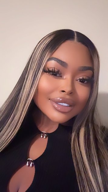 🍑💦 Curves That Command Attention Visiting Orlando 🍑💦
