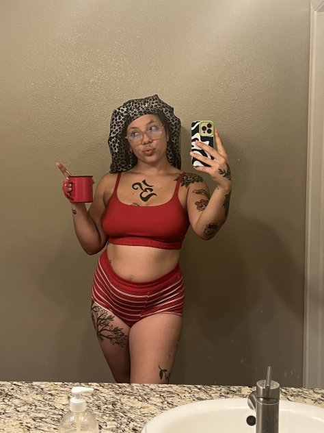 I&rsquo;m Vivian available for incall & outcall service don&rsquo;t b shy 2 txt
