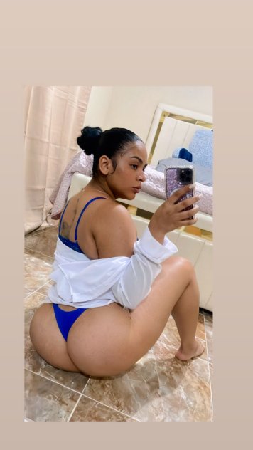 Cute and discreet bitch GF lady to suit your tastes.
