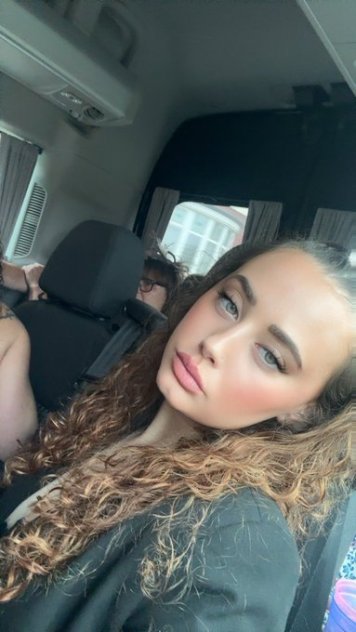 I&rsquo;m available to spice your day up 😋👅 both incall 🍆🍑and outcall😘
