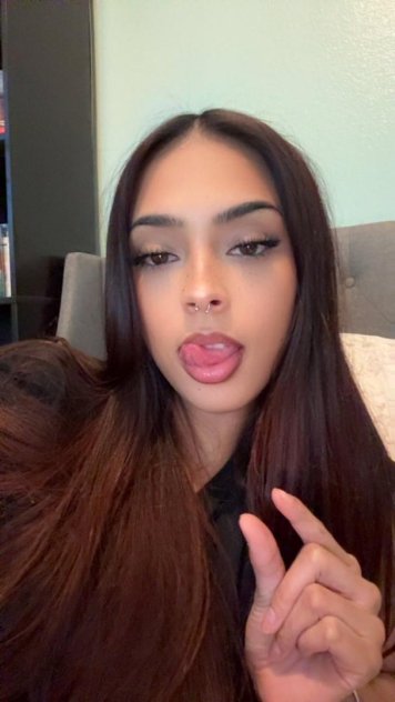 I&rsquo;m available Love to have fun 🤩
