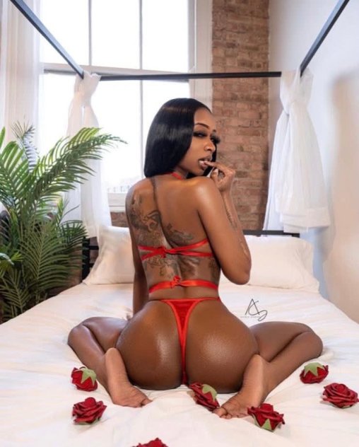 🤑Tamia 💋Here cum Over & pretty pretty petite Bombshell 💣
