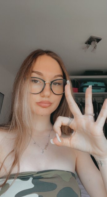 I&rsquo;m available for Incall or outcall service 24/7
