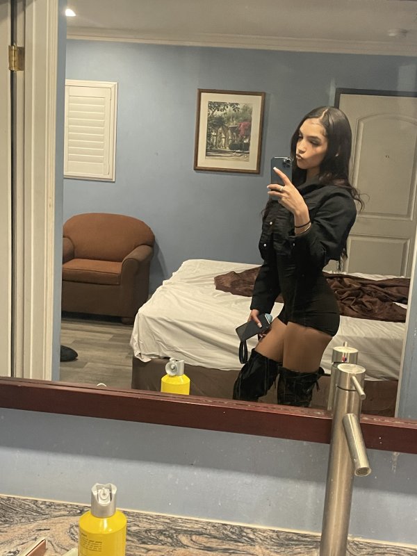 Pretty charming petite and Creamy ☀️Now Available near LAX
