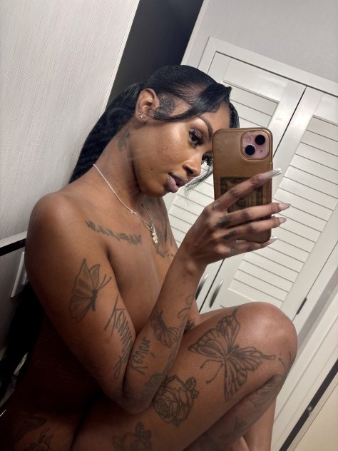 Pretty Playmate 🫦 Bubbly 🫧Personality ✨🍒 LETS HANG OUT 😋💦
