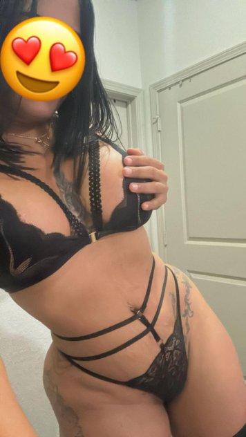 Pretty y ardiente hispanic
