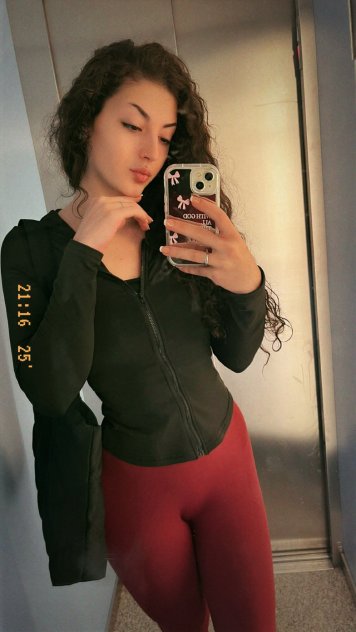 I&rsquo;m available for both in call and out call service 24/7 💯
