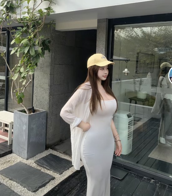 Chinese Japanese huge chick GF broad titties
