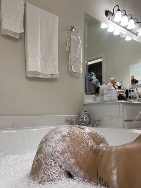 Soy nueva en la ciudad dispuesta a darte placer y que pase un rato ric
