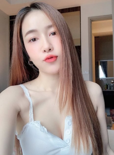 A💋4 chicks availabale ✨69✨ bbbj✨RIM✨ undies nuru✨ shower✨ role play
