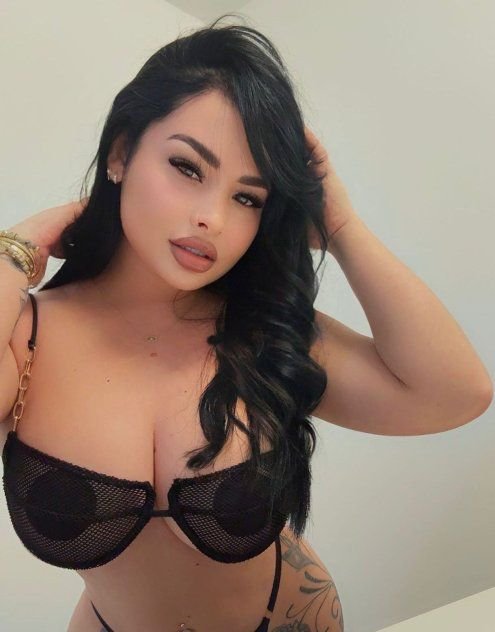 Pretty rosy ready baby call me now
