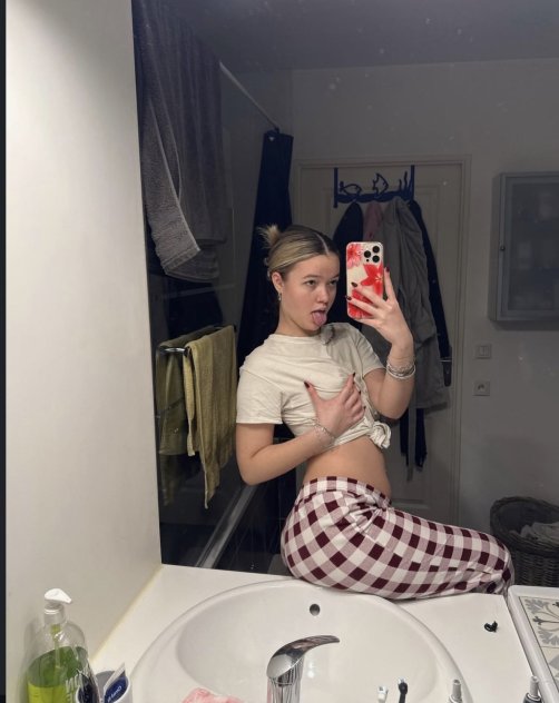 All holes available for hookup
