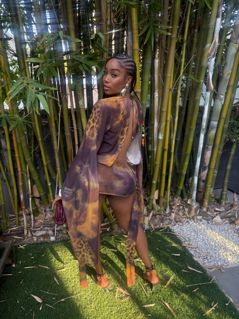 Hot party lady gf woman here to explore your fantasy
