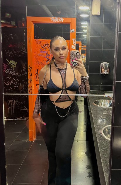 Lady girlfriend woman nextdoor
