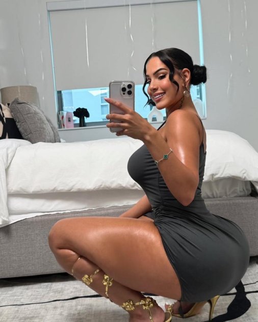 I&rsquo;m available for hookup both Incall and outcall
