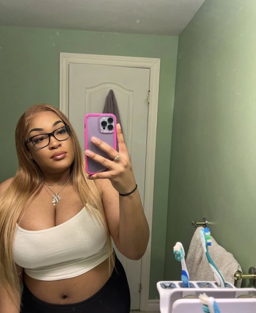 I&rsquo;m ready to fun 💦I have a nice behind
