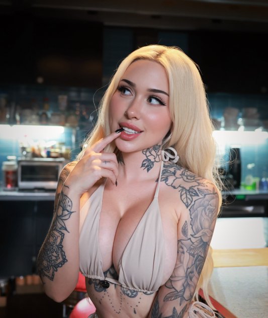 I&rsquo;m available for both Incall and outcall service
