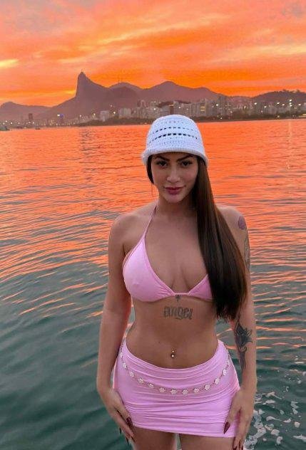 Hello dady am hot now
