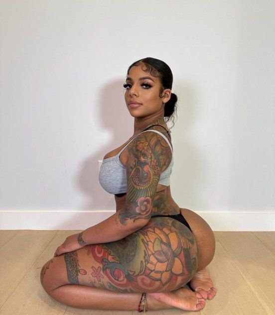 Daddy sexy am available now
