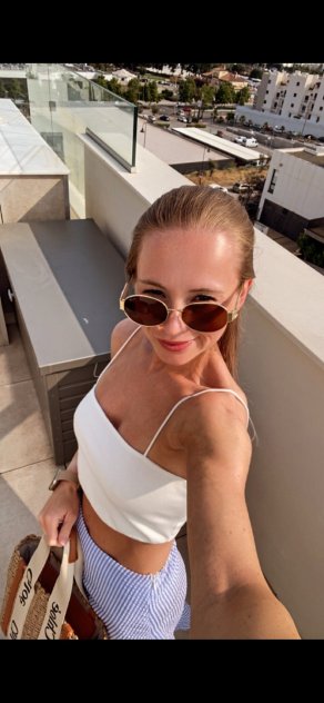 I&rsquo;m available to serve you daddy
