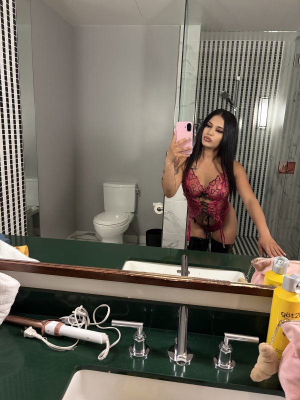 Small frame with a hint of temptation
