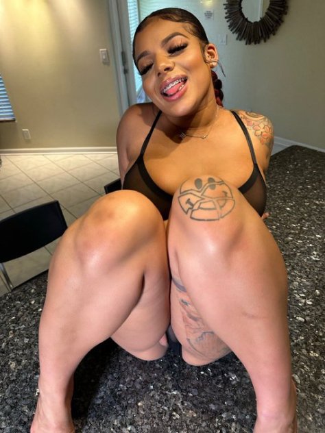 I&rsquo;m available for both Incall and outcall service
