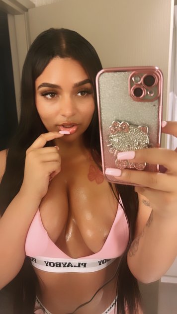 YOUR NEW ATF sleazy 😈 Upscale Curvy Middle Eastern Goddess 👑
