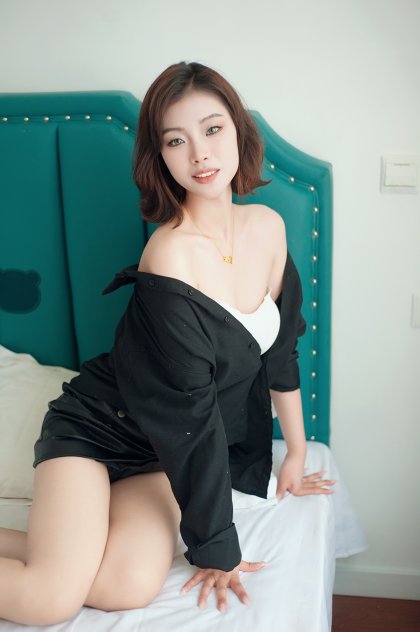 Big boobies large sweet behind
