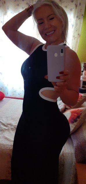Hay love baby I'm available, stunning lovely hispanic older
