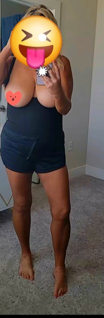 Visiting from 🇨🇦 looking for scandalous fun
