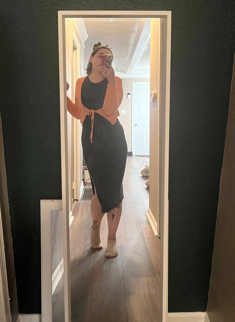 Making hot meet up and dirty facetime show. Selling Of hot videos.
