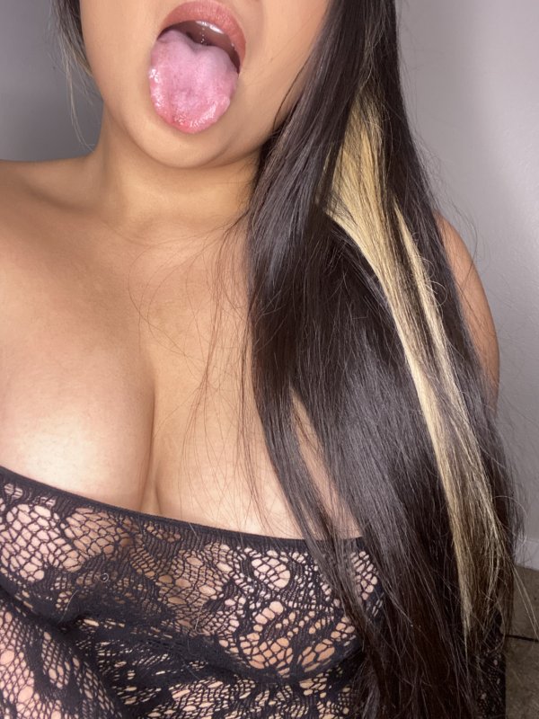 Young teenie HOT Filipina Babe Available Now for Incall/Outcall in San Diego
