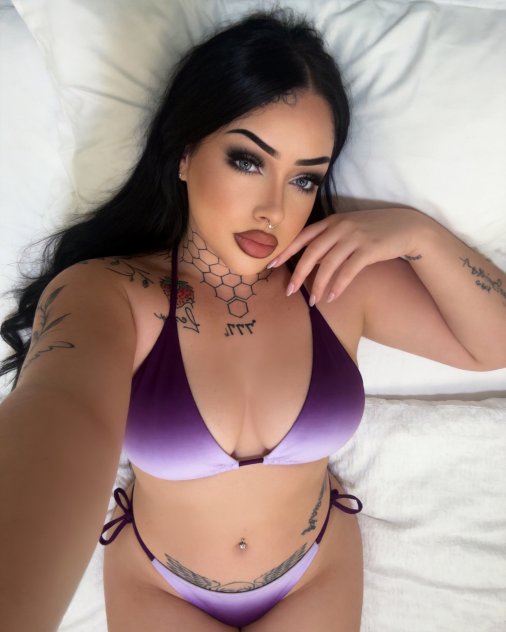 🌊🌴 German American Temptress in the Midlothian area
