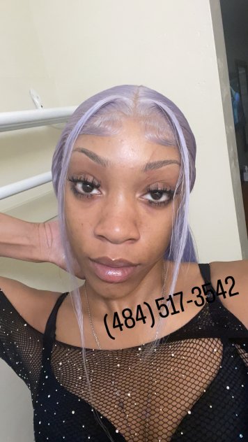Gorgeous attractive FACE 😍 Slim Waist 🥀 Respectful & Ready ❣️
