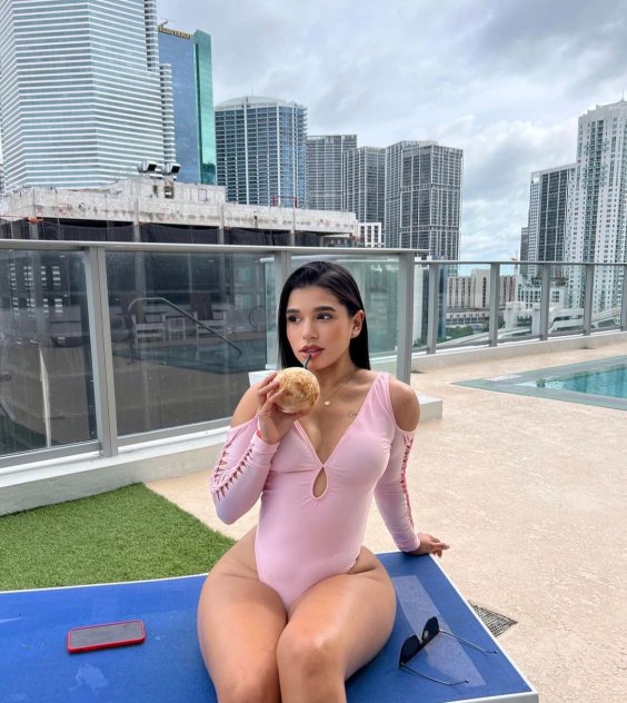 Female escort in Fort Lauderdale (Colombianita
) #3